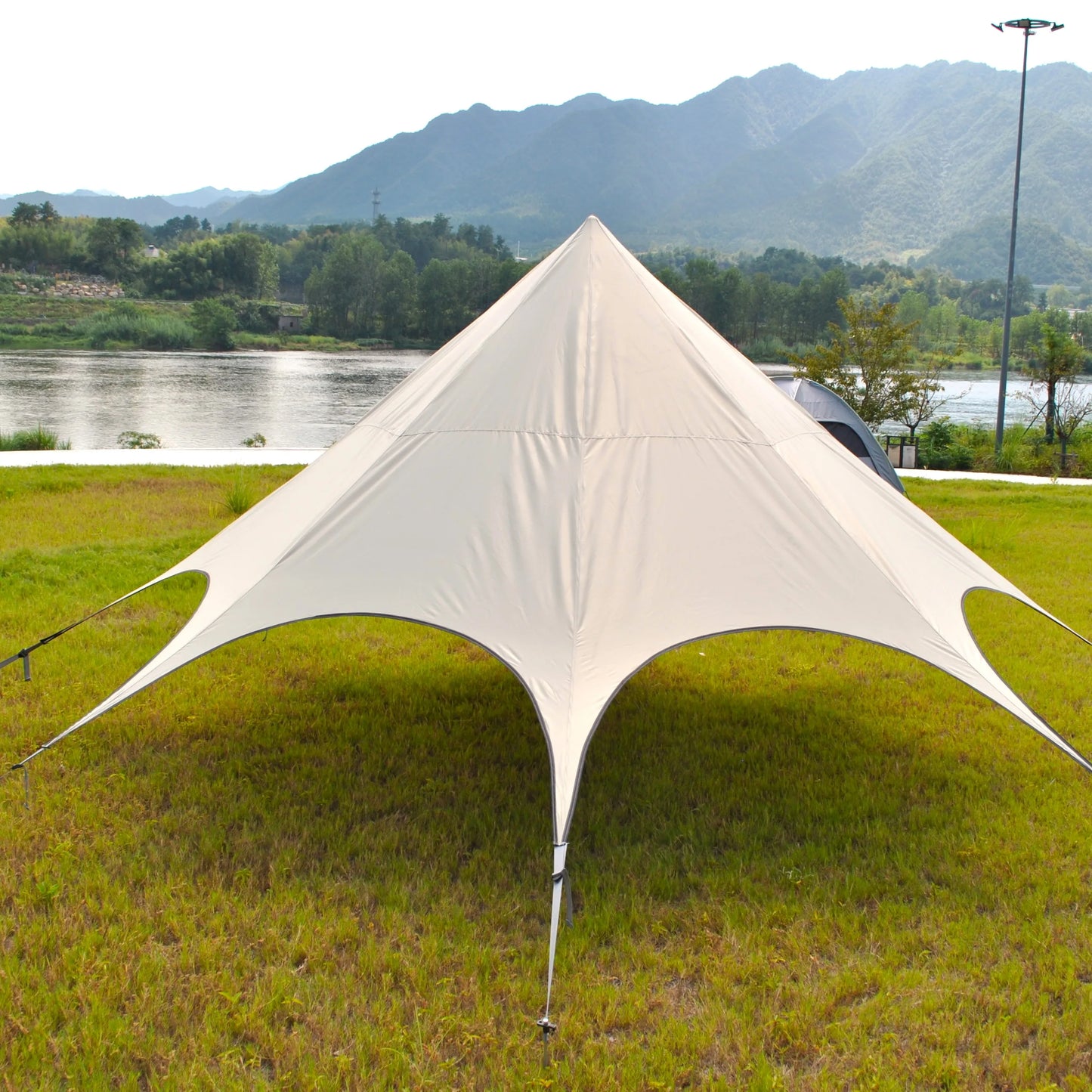 Silver coated rainproof and sunscreen octagonal canopy easy to build courtyard umbrella canopy pavilion beach canopy tent