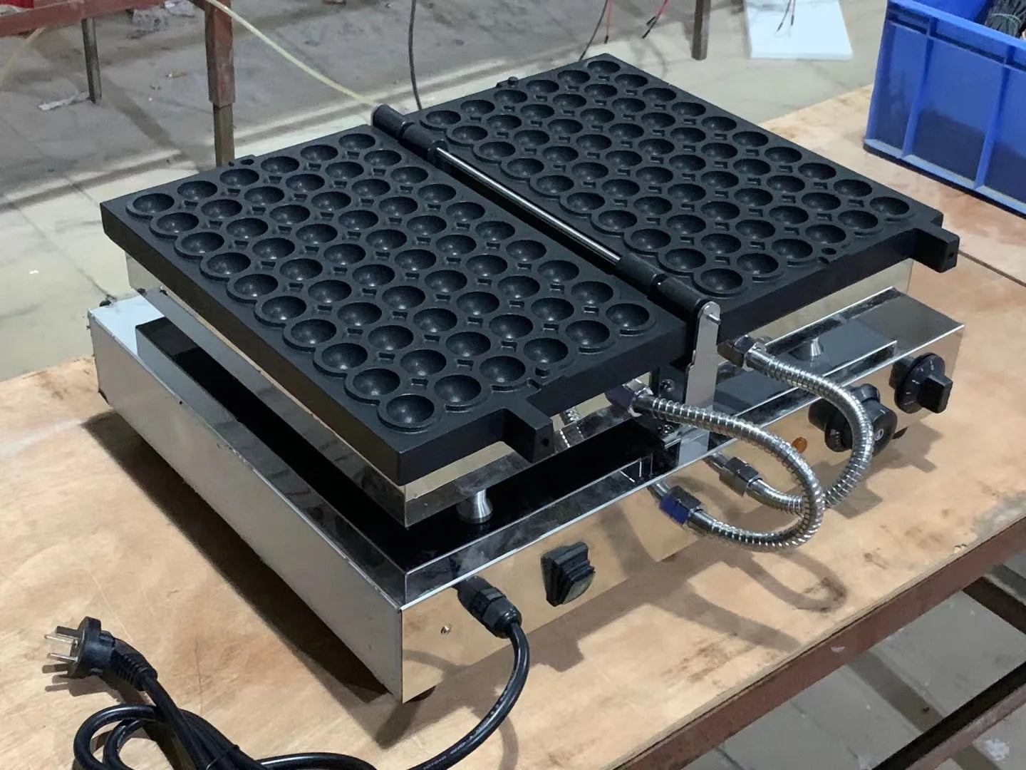 Electric 60-Hole Mini Waffle Ball Maker Non-Stick Takoyaki Octopus Ball Grill Pan Quail Egg Shaped Waffle Baker for Kitchen