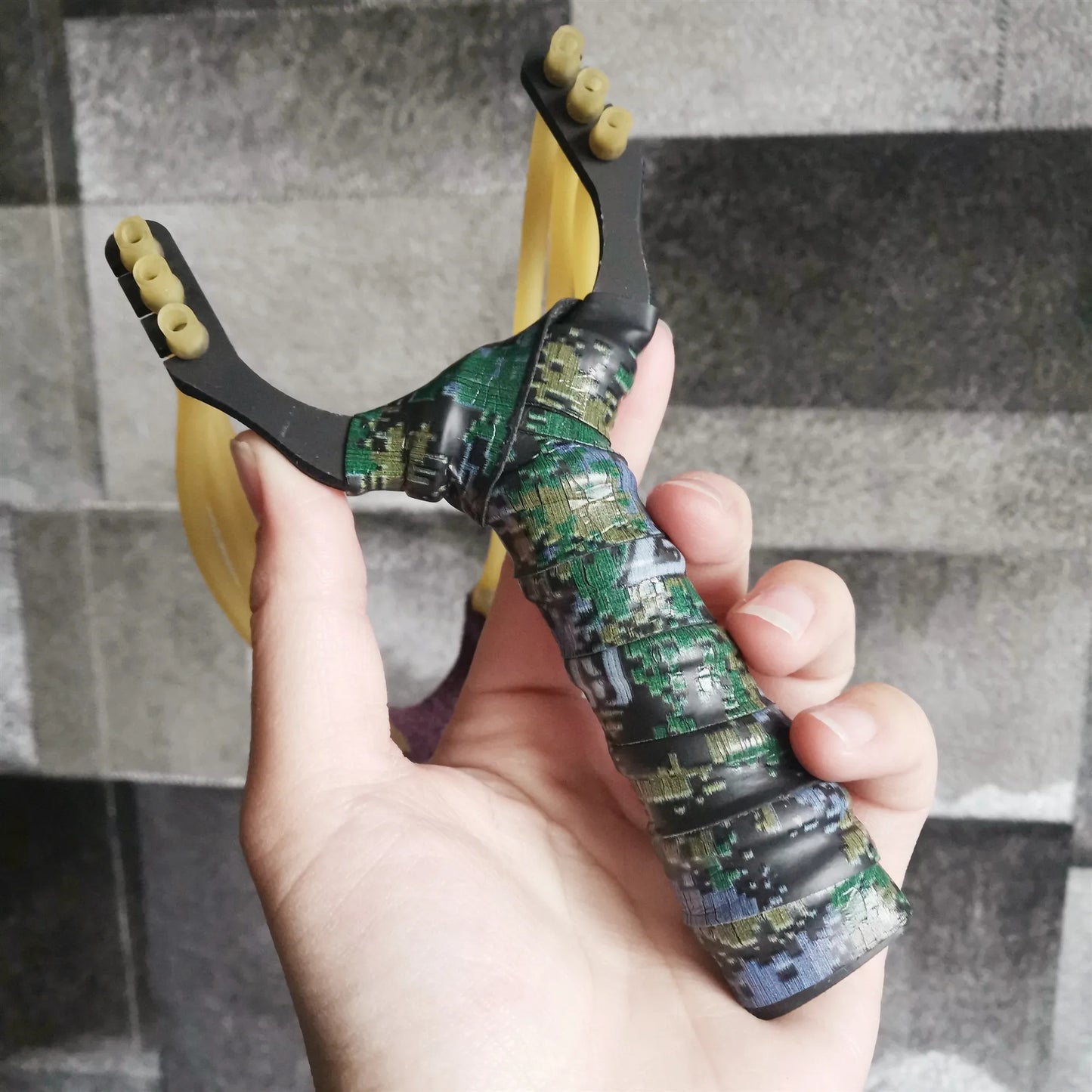 High-quality High-power Catapult Slingshot Shooting Fish Bow Titanium Steel Adult Hunting Shooting Slingshots Accept Customizati