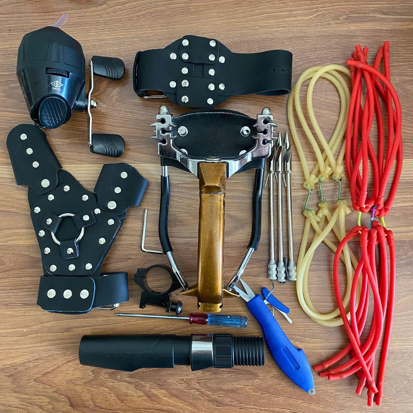 Alloy Hunting Fishing Slingshot Set High Precision Outdoor Shooting Catapult with Fishing Rubber Band Game Sling Shot with Darts