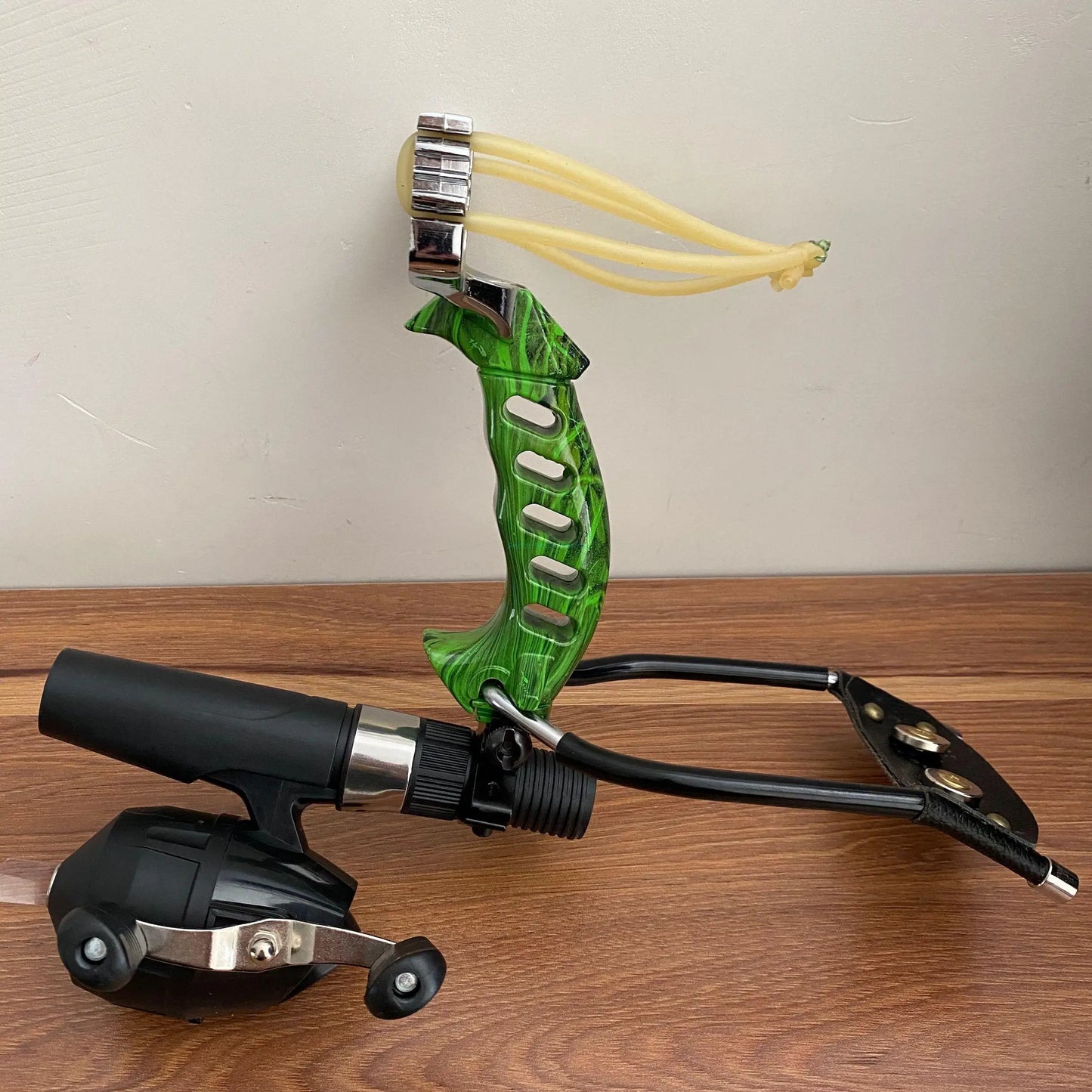 Alloy Hunting Fishing Slingshot Set High Precision Outdoor Shooting Catapult with Fishing Rubber Band Game Sling Shot with Darts