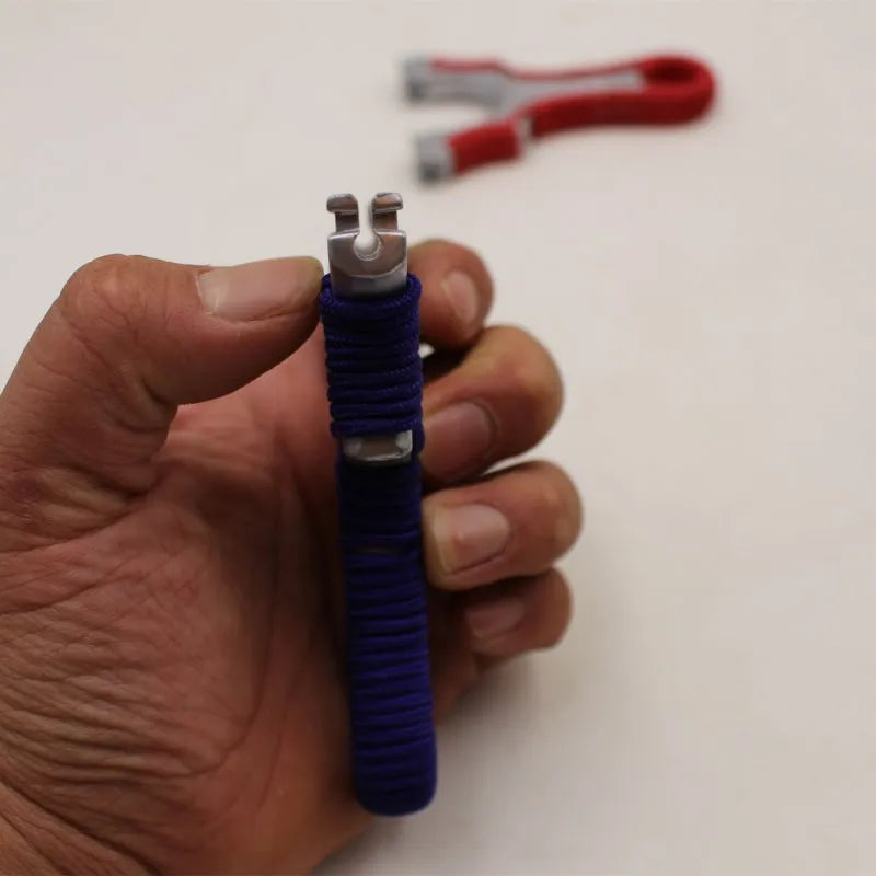 Alloy Catapult Thickened Wrist Strap Slingshot Outdoor Professional Sports Hunting Slingshot Professional Catapult Slingshots