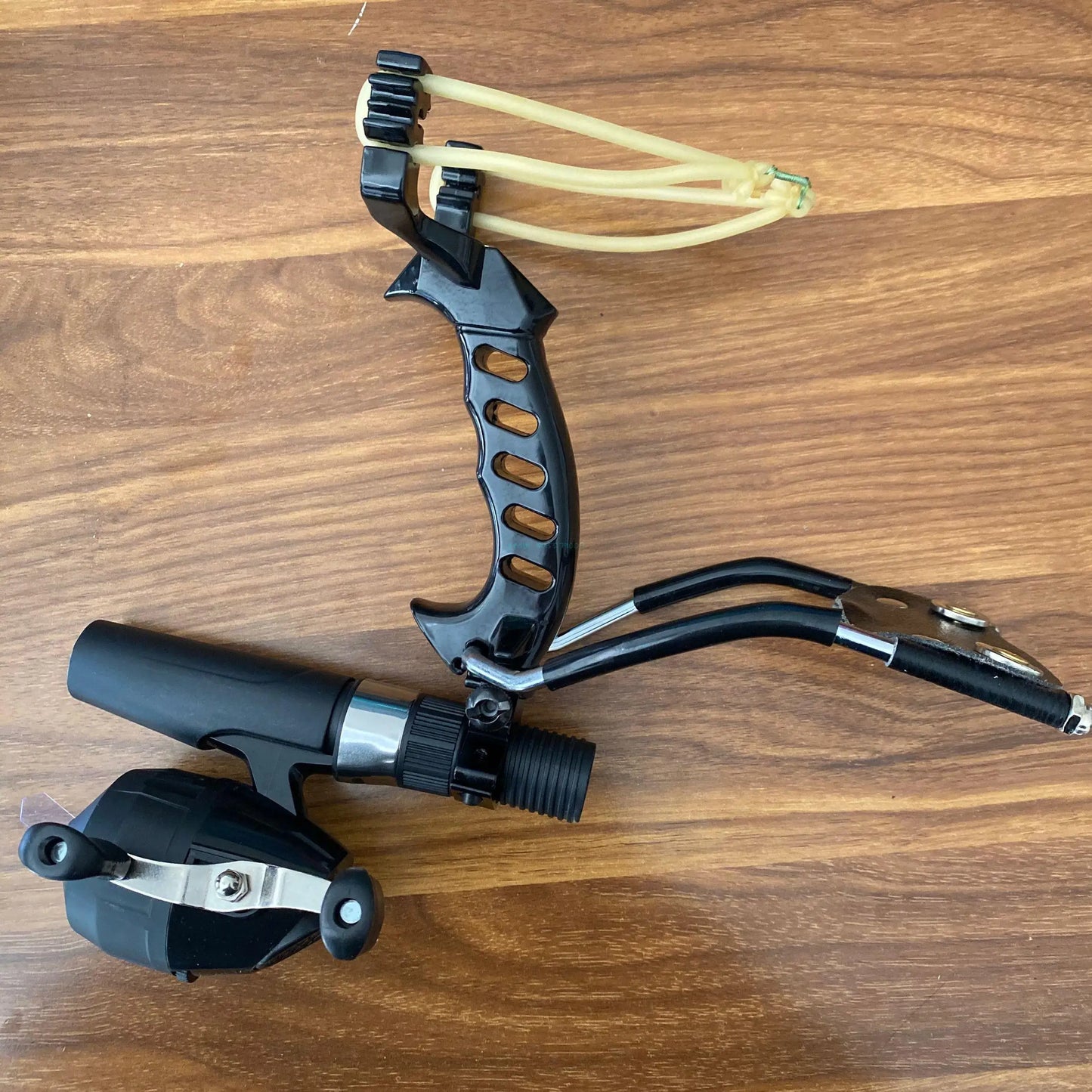 Alloy Hunting Fishing Slingshot Set High Precision Outdoor Shooting Catapult with Fishing Rubber Band Game Sling Shot with Darts