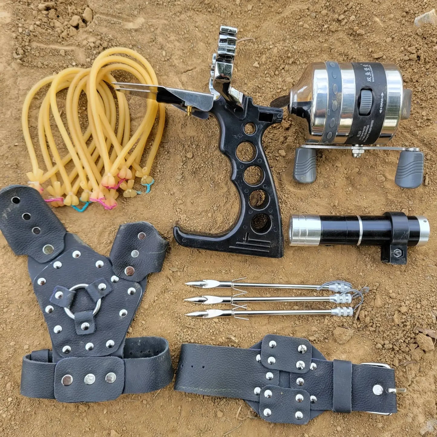 Strong Power Game Shooting Slingshot Full Set of Fishing Artifact Outdoor Hunting Catapult Horizontal Aiming Toy Slingshot