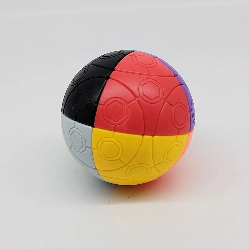 [Wisdom]2X2 Football Cube 8-color 75mm Spanish Spherical Cube 2X2 Spherical Cube Personal Hobby Collection Edition Fidget Toys