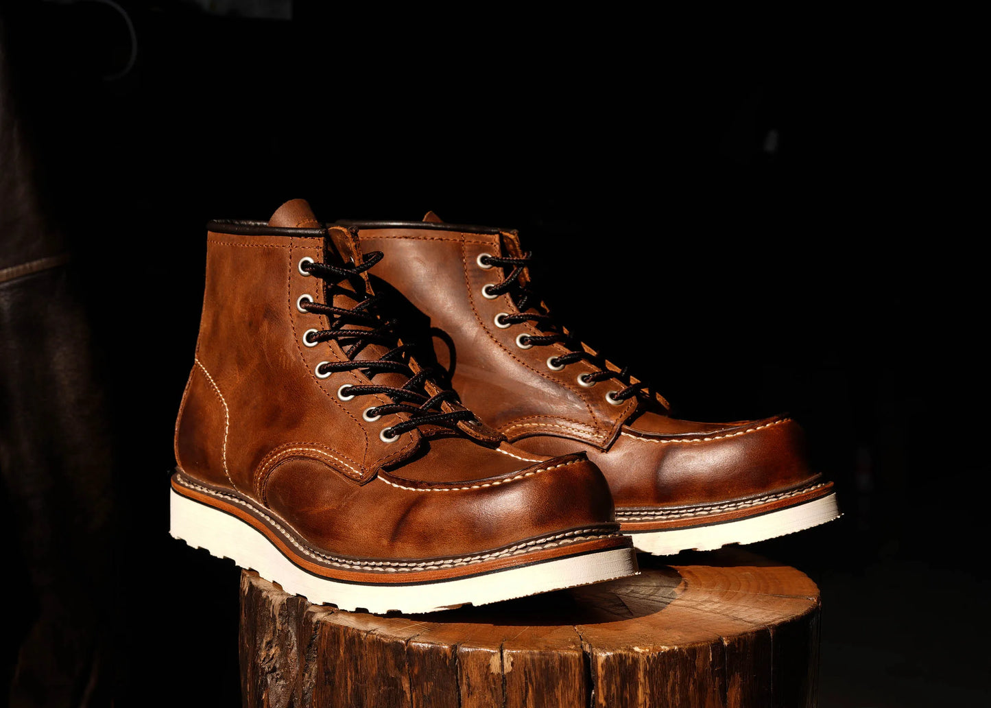 Durable Goodyear-Welted Stitchdown Rugged Style Work Boots Heritage Genuine Leather Moctoeboots Red For Men 1907 Shoes