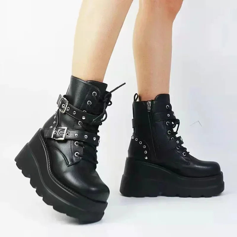 Slope heel short boots for women in autumn and winter 2025 new thick soled plus size fashionable short boots for women