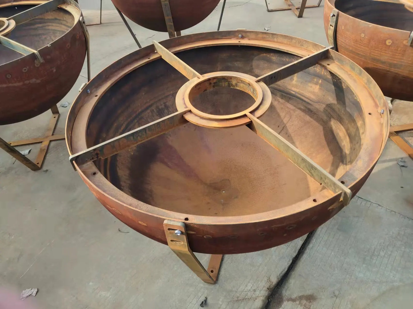 Large Wood Fired Barbecue Charcoal Stainless Cooking Plate BBQ Grill Steel Round Fire Pit Bowl