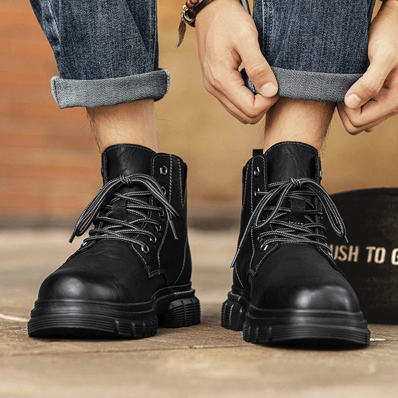 Outdoor Leather Ankle Boots Fashion Lace Up Motorcycle Boots Non-Slip Male Comfortable Botas 2025 New Arrival Men High Top Shoes