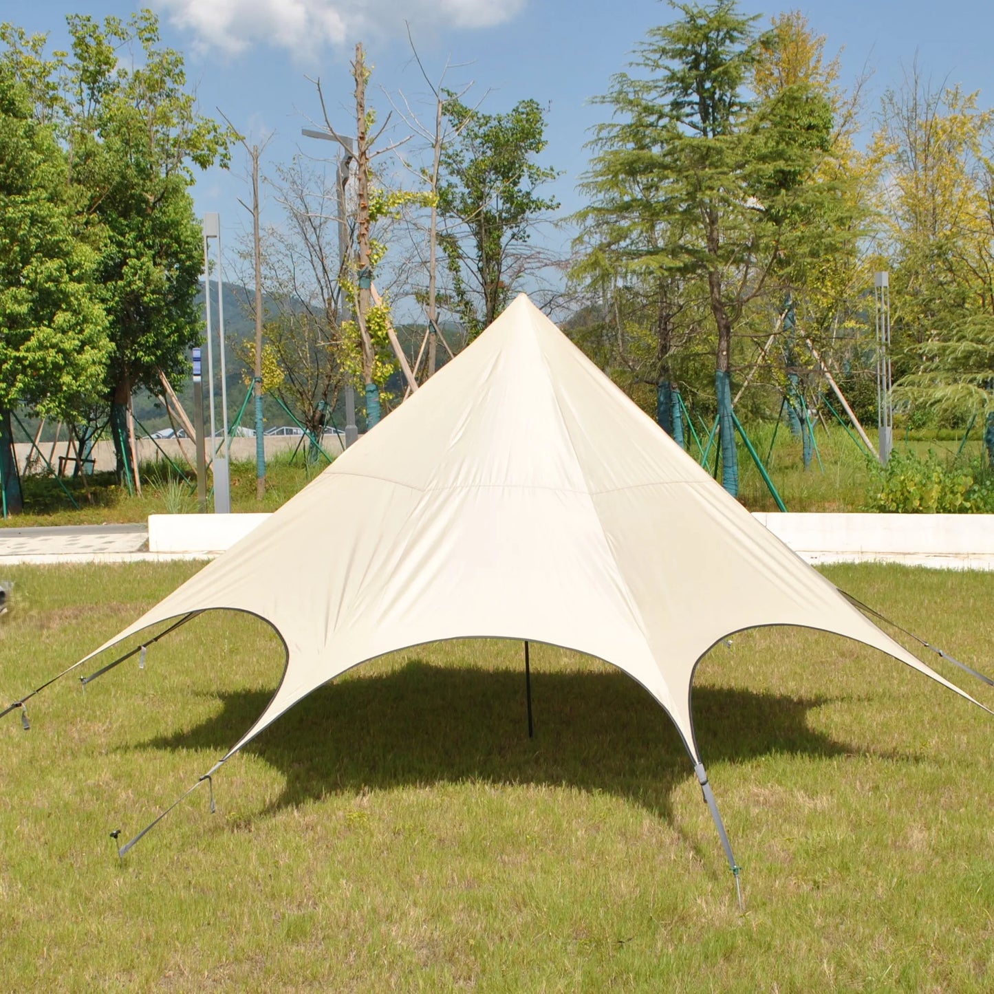 Silver coated rainproof and sunscreen octagonal canopy easy to build courtyard umbrella canopy pavilion beach canopy tent