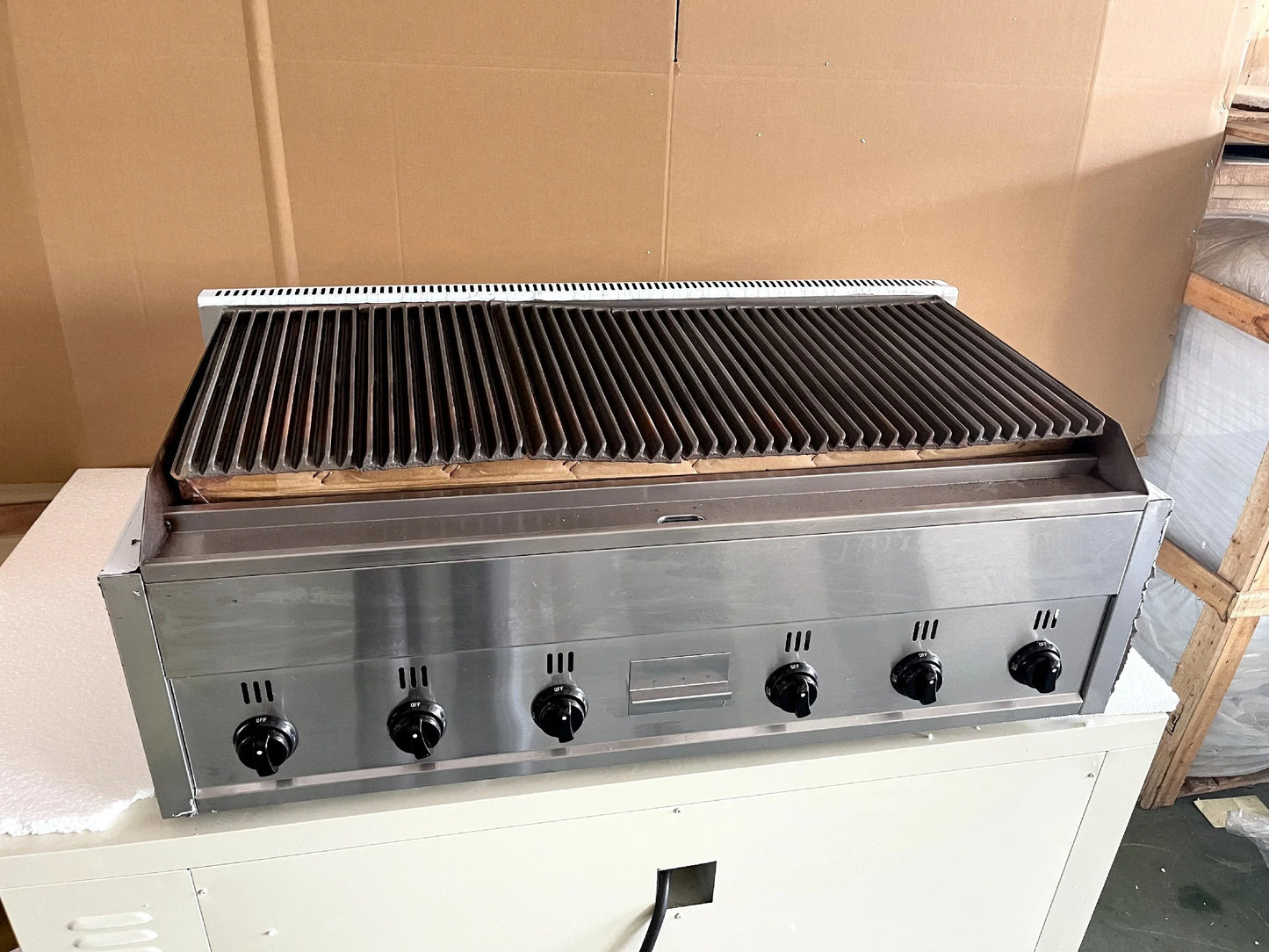 New Design Commercial Gas Lava Rock Charbroiler/gas Barbecue Grill With Lava Rock/gas Bbq With Lava Rock
