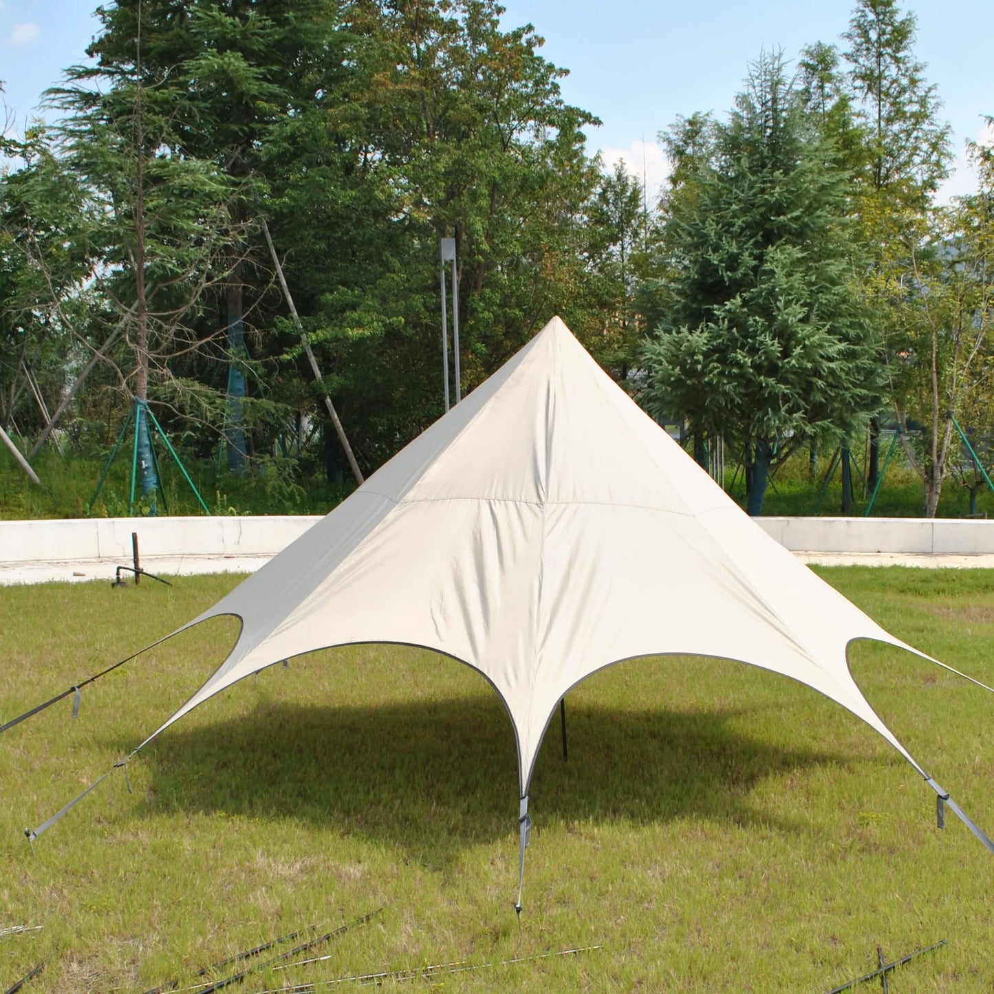 Silver coated rainproof and sunscreen octagonal canopy easy to build courtyard umbrella canopy pavilion beach canopy tent