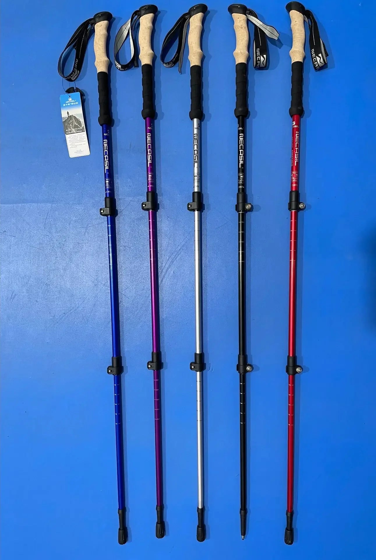 2 high-end hiking sticks, imitation cork handles, three-section telescopic ultra-light alloy sticks with external locks
