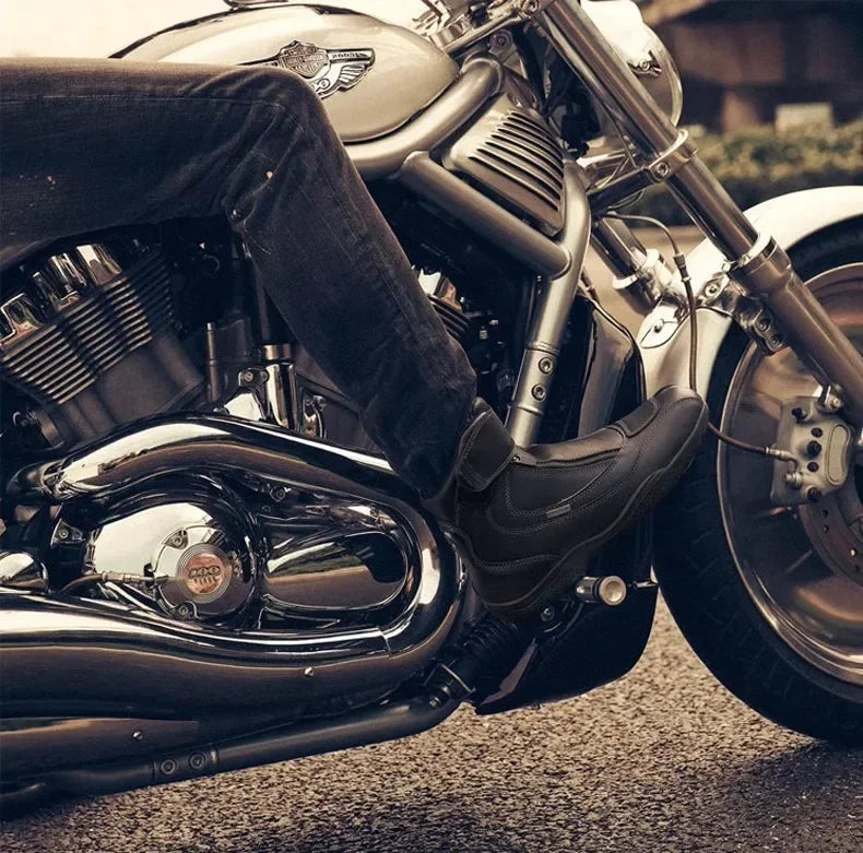 Motorcycle Riding Boots Men's Anti-slip Wear-resistant Locomotive Cycling Shoes Comfort Waterproof Anti-drop Four Seasons