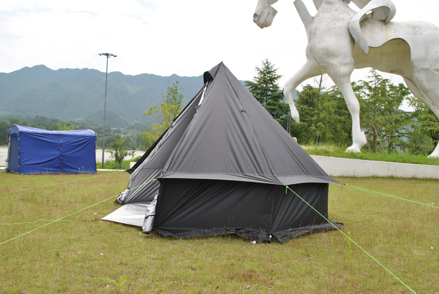 Round  Mongolian Tent for 6-8 Person,Waterproof Traditional Ethnic Design for Glamping, Outdoor Events & Family Camping