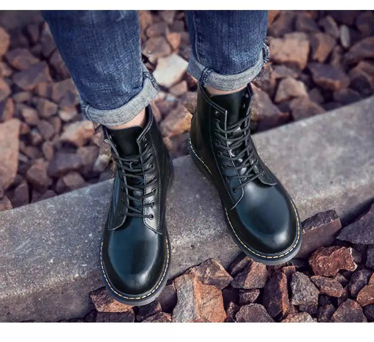 Fashion Men's Boots British Style High Top Casual Sneakers Men Luxury Designer Work Shoes Outdoor Anti slip Motorcycle Boots Mal
