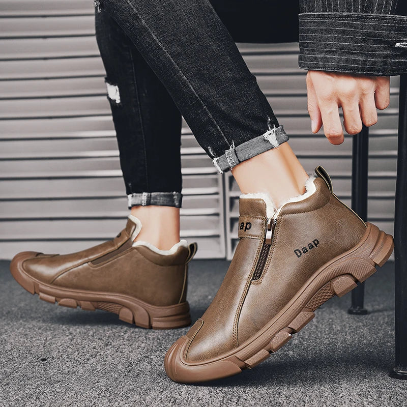 2025 High Top Men's Winter Shoes Comfortable Black Fluff Boots Men Warm Plush Leather Casual Sneakers Men Work Motorcycle Boots