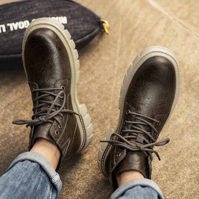 Outdoor Leather Ankle Boots Fashion Lace Up Motorcycle Boots Non-Slip Male Comfortable Botas 2025 New Arrival Men High Top Shoes