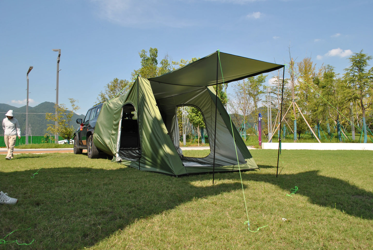camping tent big space with rainfly, hatch back camping tent for 5 person, tailgate camping tent for suv with 4 poles, car tent