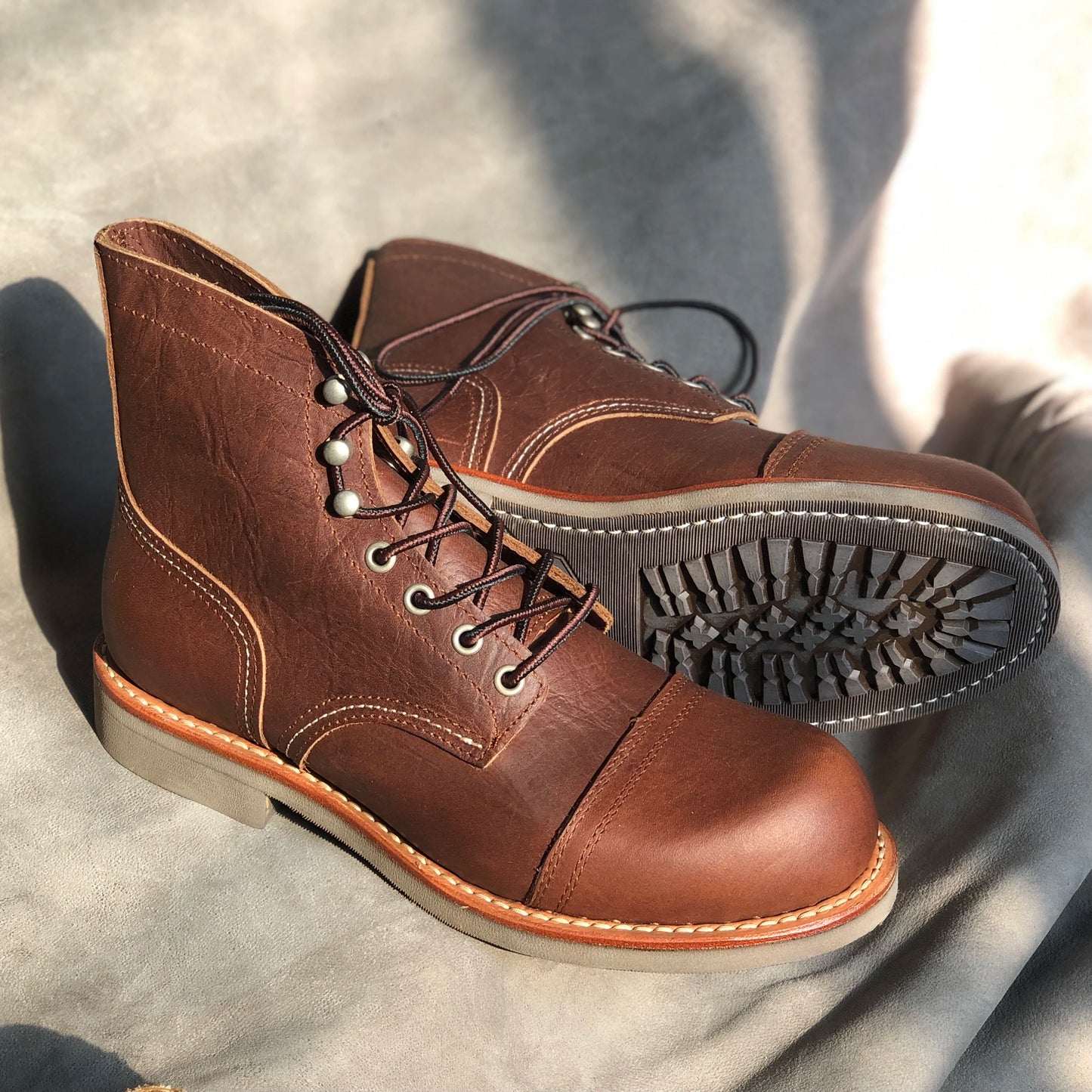 Durable Goodyear-Welted Stitchdown Rugged Style Work Boots Heritage Genuine Leather Moctoeboots Red For Men 1907 Shoes