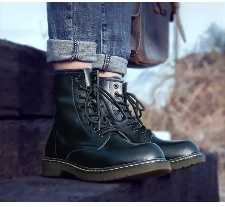 Fashion Men's Boots British Style High Top Casual Sneakers Men Luxury Designer Work Shoes Outdoor Anti slip Motorcycle Boots Mal