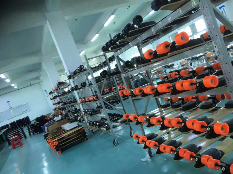 Best Electric Skateboard 2019 for Sale 4 Wheel Longboard Skateboard Decks Cheap Price 600W*2 Hub Motor for Adult