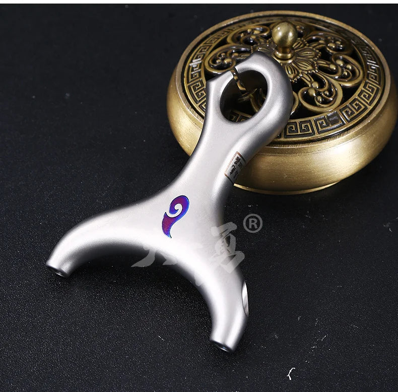 High Quality Titanium Alloy Slingshot Outdoor Hunting Top Card Catapult Tactical Game Professional Slingshot Hunting Accessories