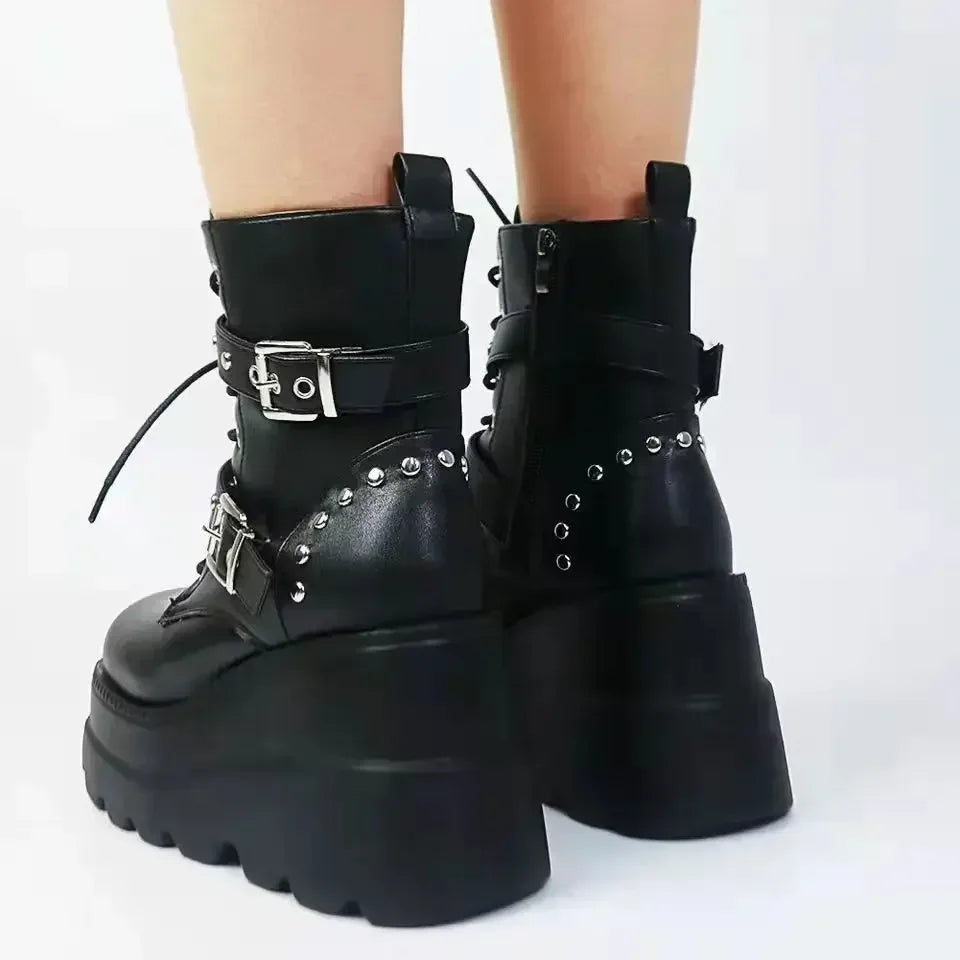 Slope heel short boots for women in autumn and winter 2025 new thick soled plus size fashionable short boots for women