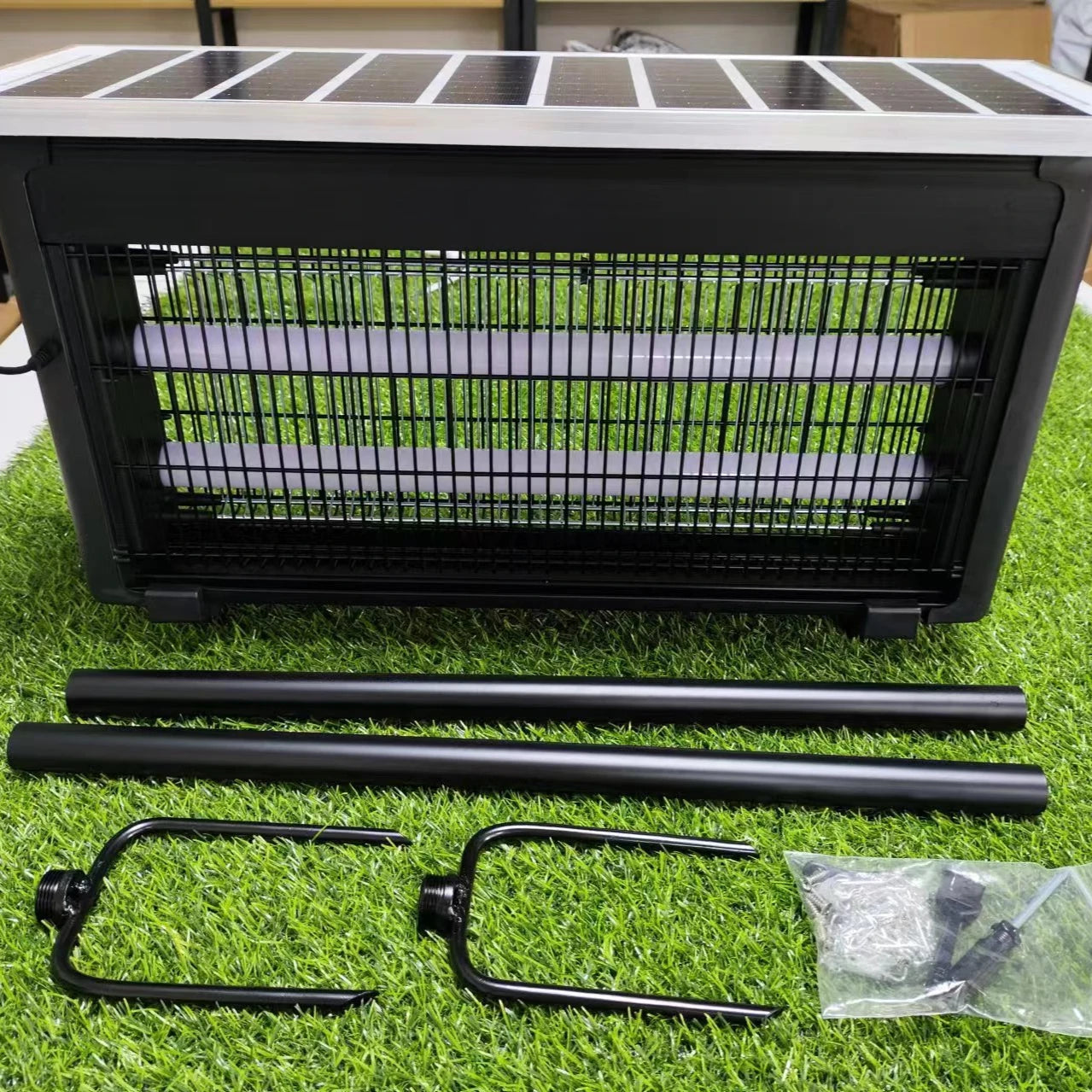 40W 6000mAh Battery Solar-Powered Mosquito Killer Light Source - Outdoor Waterproof Bug Zapper Ideal for Garden Patio & Camping