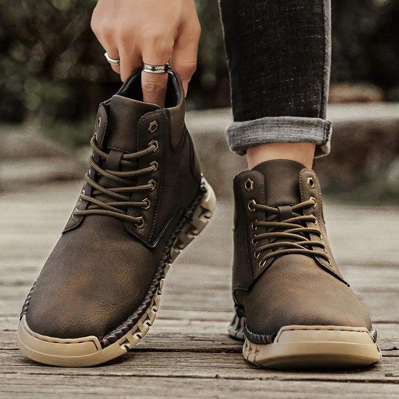 Lace-Up Men's High Top Shoes Classic Winter Men Ankle Boots Version Casual Motorcycle Boots Male Winter Plush Snow Leather Botas