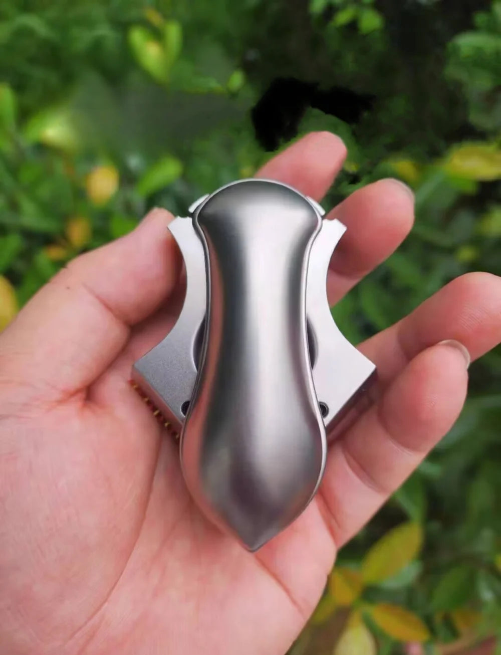 High Quality Titanium Alloy Slingshot Folding Bow Flat Rubber Band Catapult Outdoor Hunting Competition Practice Shoot Hunting