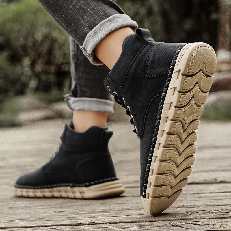 Lace-Up Men's High Top Shoes Classic Winter Men Ankle Boots Version Casual Motorcycle Boots Male Winter Plush Snow Leather Botas