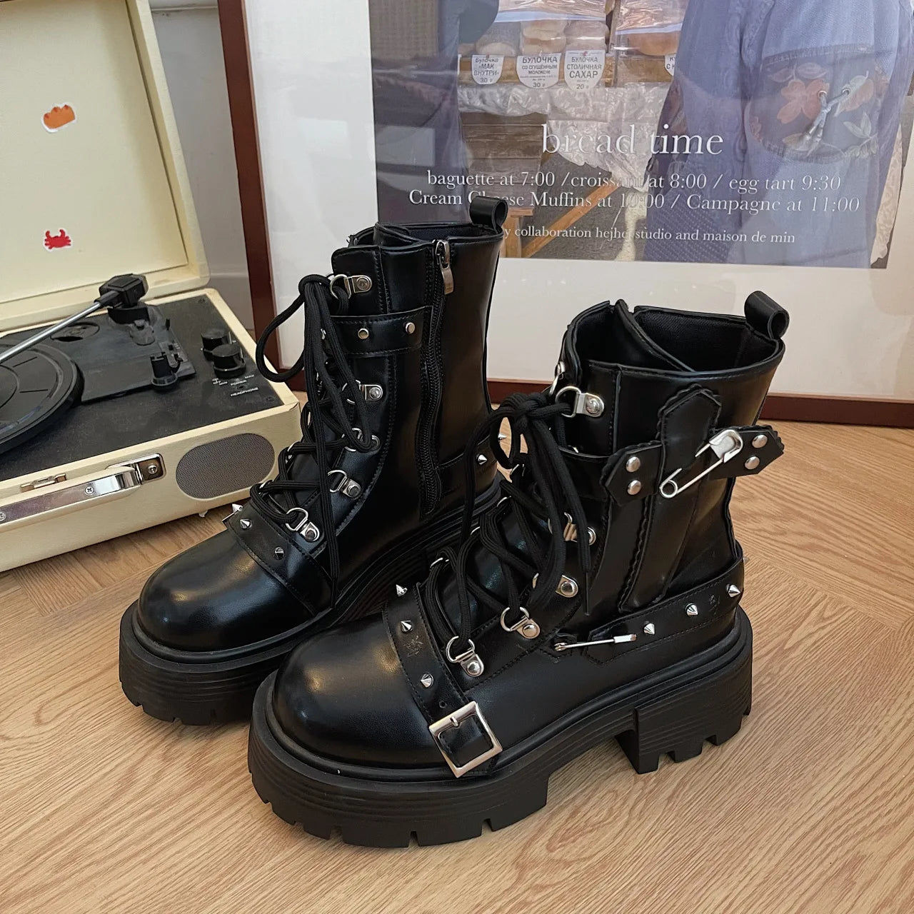 Women's Motorcycle Short Boots Rivet Chain Design Gothic Shoes Street Fashion Lady Rock Boots Metal Decor Punk Style Women Shoes