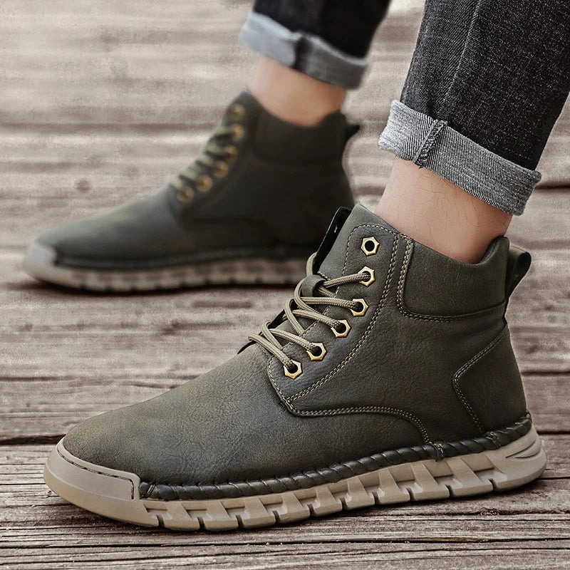 Lace-Up Men's High Top Shoes Classic Winter Men Ankle Boots Version Casual Motorcycle Boots Male Winter Plush Snow Leather Botas