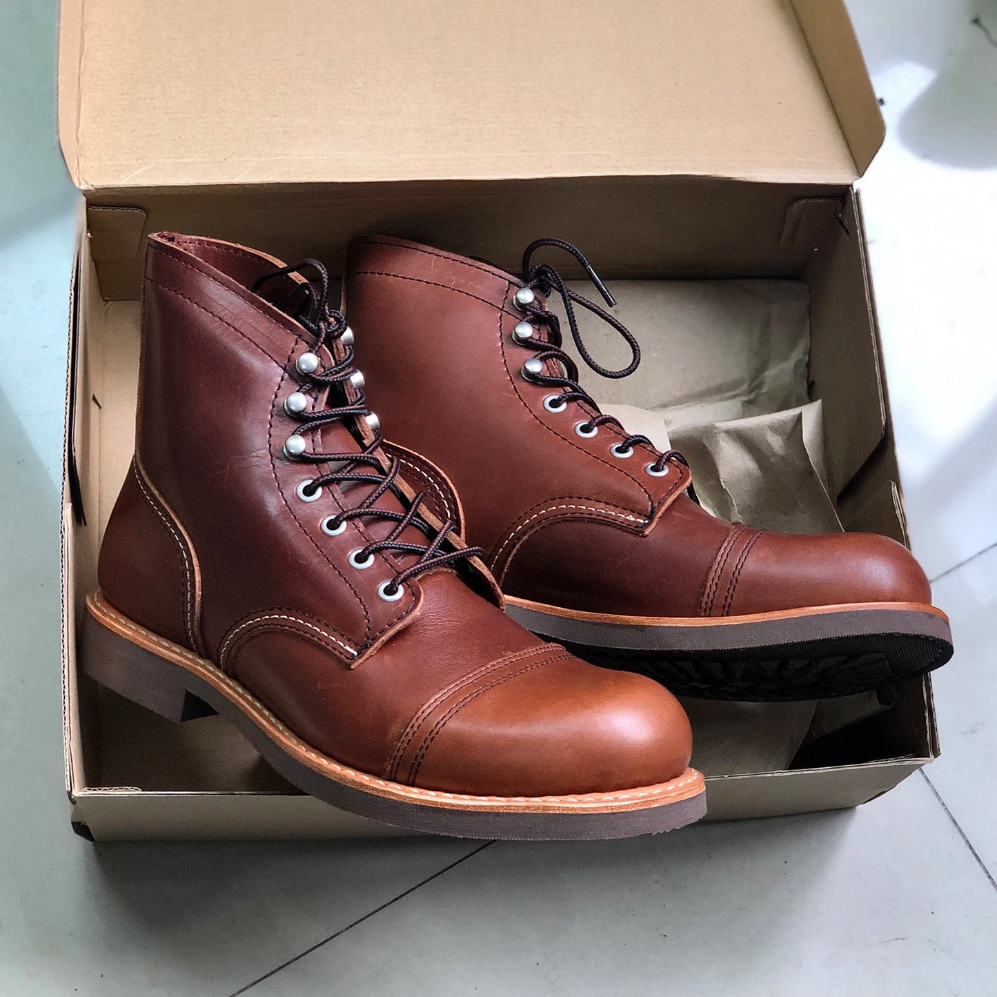 Durable Goodyear-Welted Motorcycle Rugged Heritage Boots Vintage Oil Genuine Leather 8111 Red Punk For Men Cowhide Mid-Cut Shoes