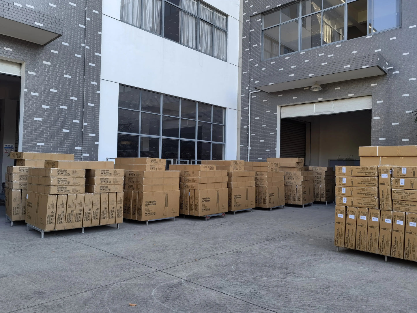 Grill Burner Gas & Charcoal Outdoor with Side Smoker Coated Finish for Family Gatherings