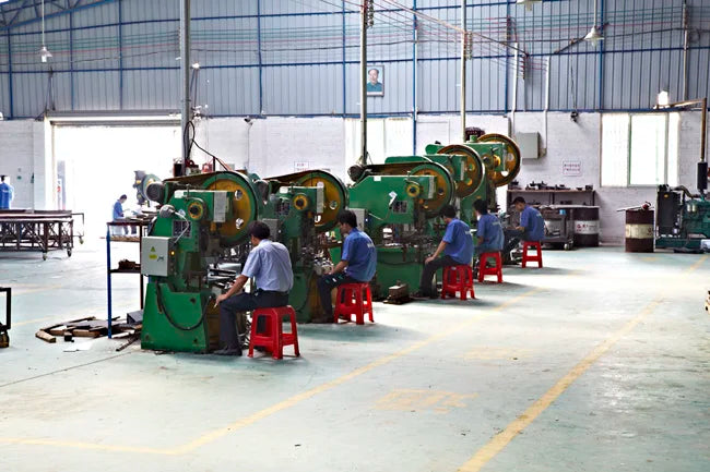 IT-7010 Outdoor Commercial Charcoal Rotisserie Rotating BBQ Grill Cast Iron Barbecue Bbq Charcoal Smokers Grill