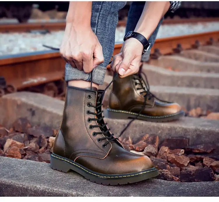 Fashion Men's Boots British Style High Top Casual Sneakers Men Luxury Designer Work Shoes Outdoor Anti slip Motorcycle Boots Mal