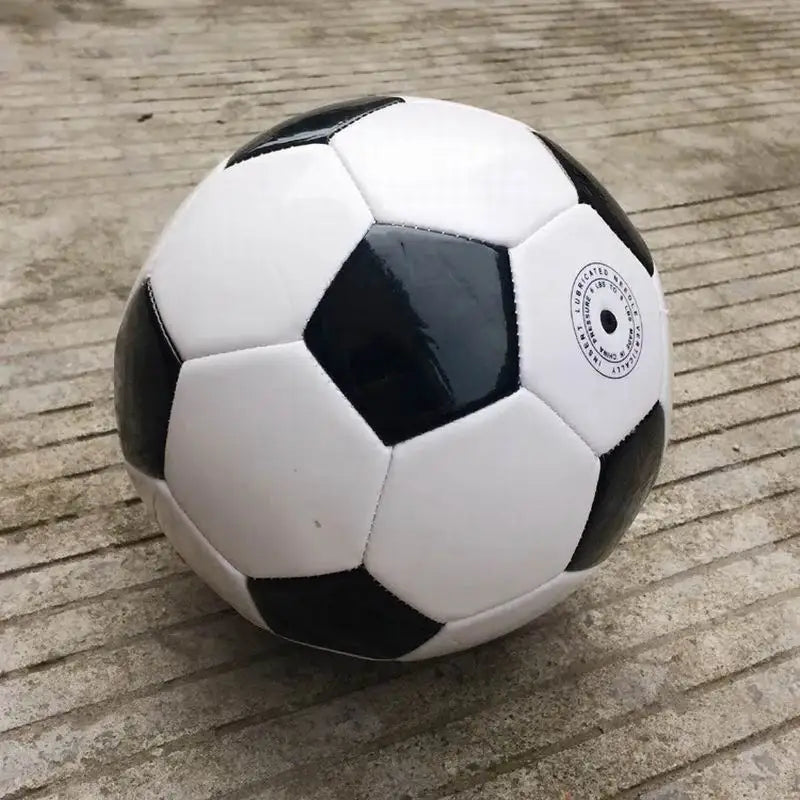 1pcs Classic black white child Size 4 Outdoor Butyl inner Football Ball kid Size PU Soccer Ball Training ball