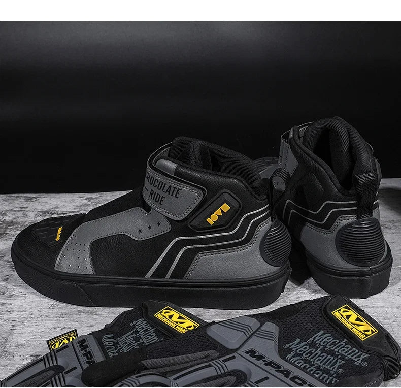 Motorcycle Riding Shoes Men Casual Style Anti-slip Moto Equipment Breathable Durable Comfortable Reflective Off-road Motorbike