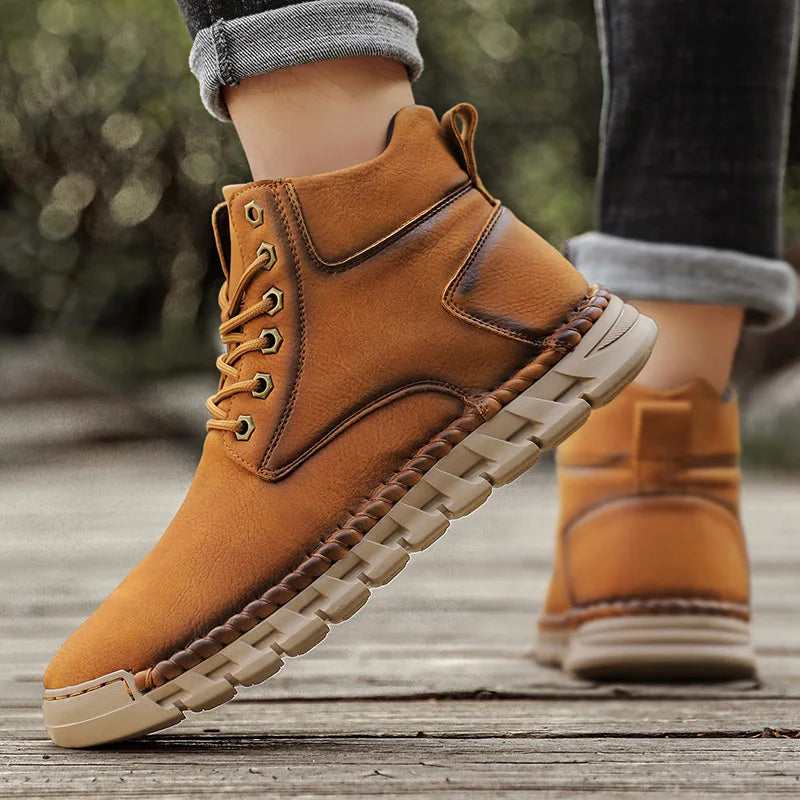 Lace-Up Men's High Top Shoes Classic Winter Men Ankle Boots Version Casual Motorcycle Boots Male Winter Plush Snow Leather Botas