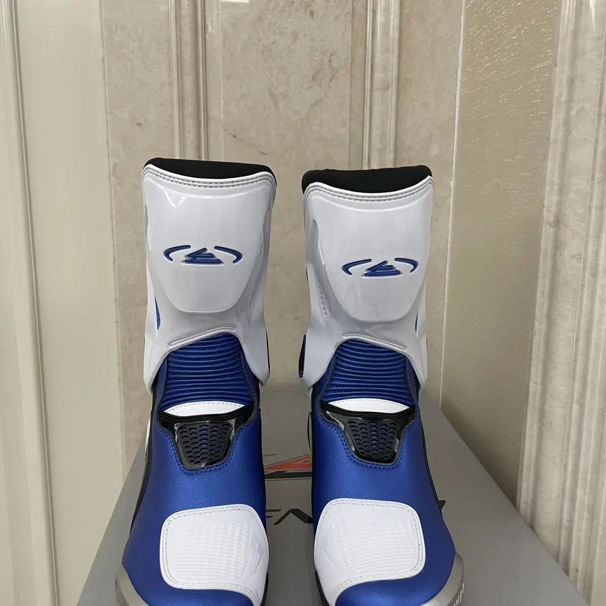 Motorcycle Riding Boots Motorcycle Rally Off-road Racing Shoes Warm and Anti Fall Riding Shoes Motorcycle Travel Supplies