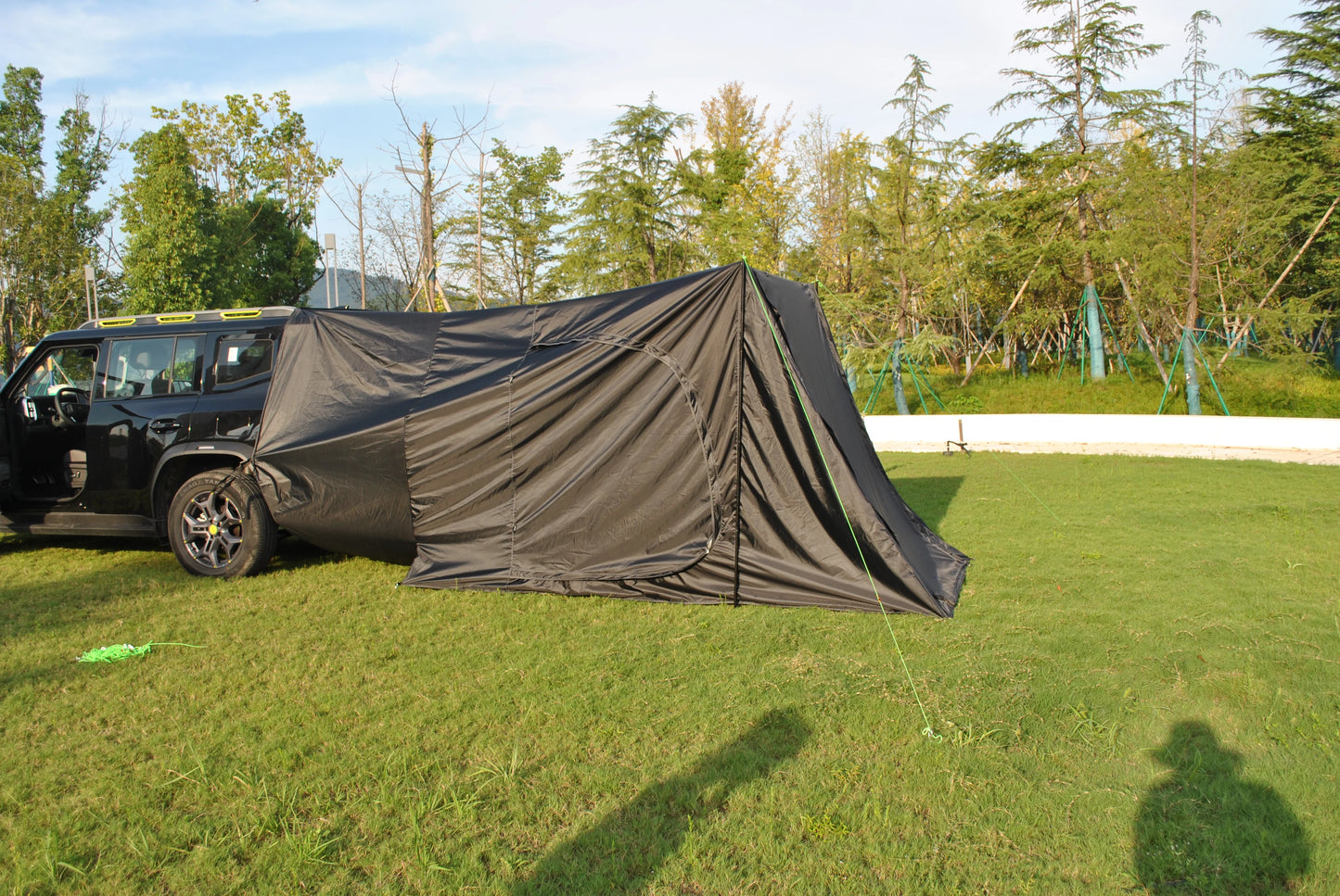 camping tent big space with rainfly, hatch back camping tent for 5 person, tailgate camping tent for suv with 4 poles, car tent