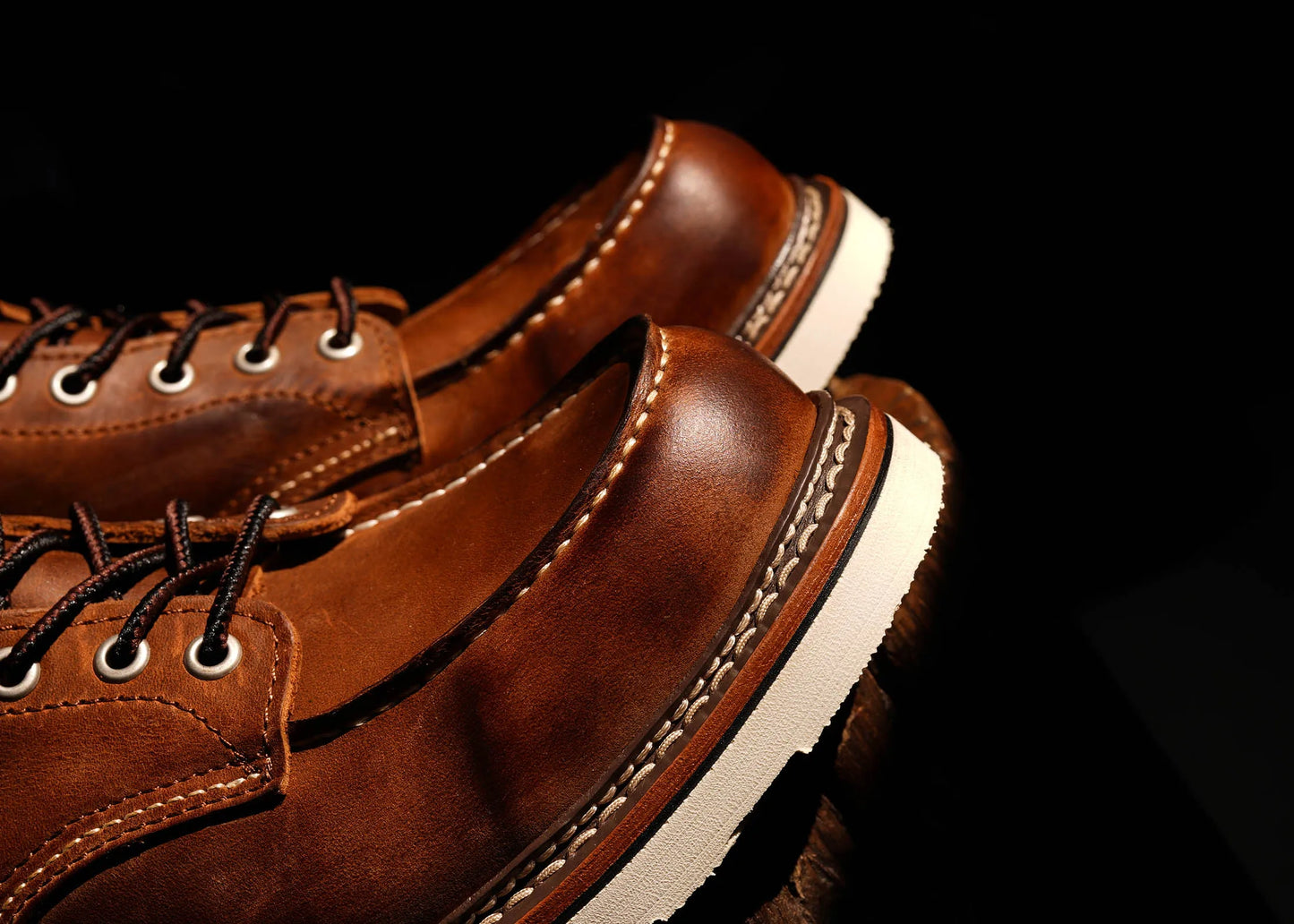 Durable Goodyear-Welted Stitchdown Rugged Style Work Boots Heritage Genuine Leather Moctoeboots Red For Men 1907 Shoes