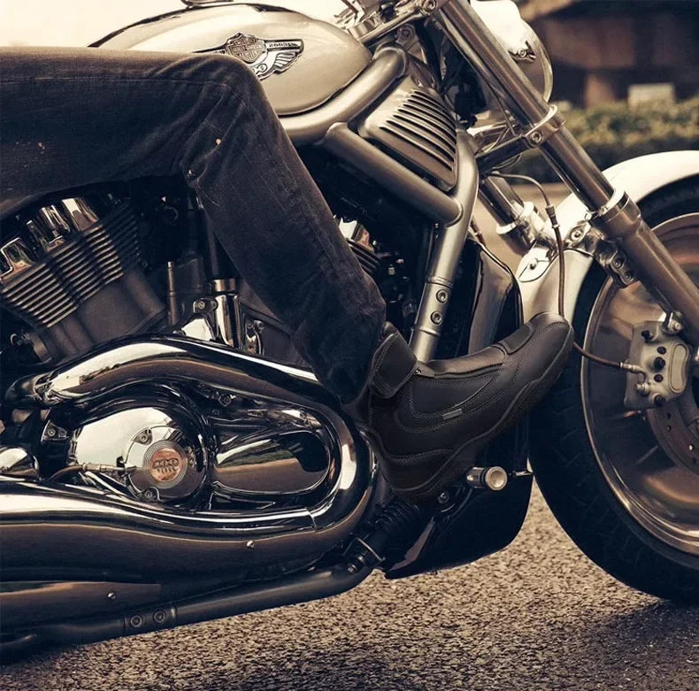 Motorcycle Riding Boots Men's Anti-slip Wear-resistant Locomotive Cycling Shoes Comfort Waterproof Anti-drop Four Seasons