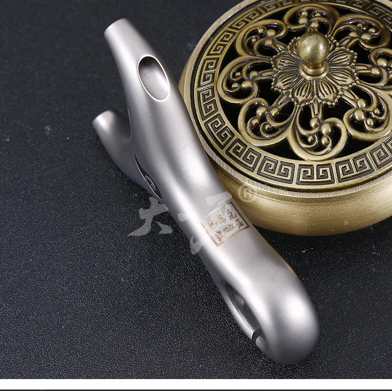 High Quality Titanium Alloy Slingshot Outdoor Hunting Top Card Catapult Tactical Game Professional Slingshot Hunting Accessories