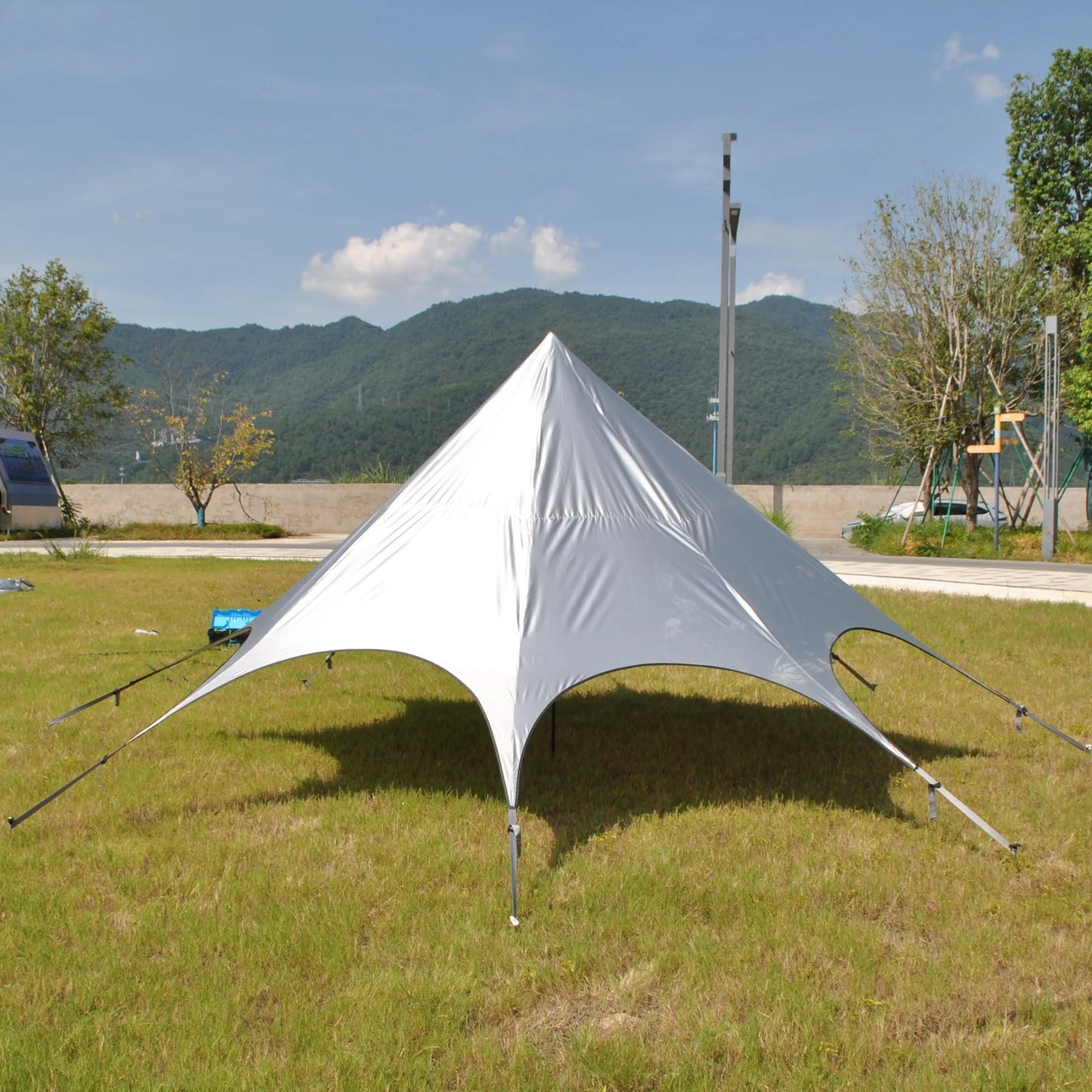 Silver coated rainproof and sunscreen octagonal canopy easy to build courtyard umbrella canopy pavilion beach canopy tent