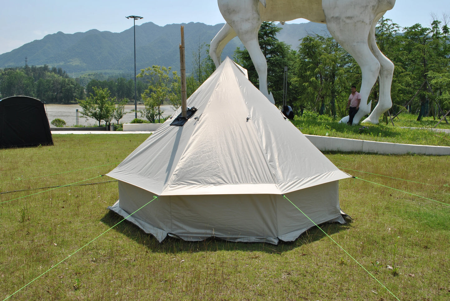 Round  Mongolian Tent for 6-8 Person,Waterproof Traditional Ethnic Design for Glamping, Outdoor Events & Family Camping