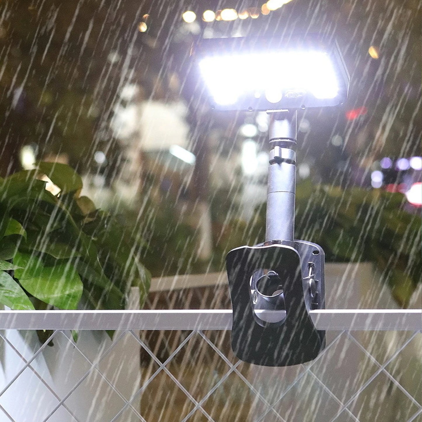 360° Rotatable Solar Motion Sensor Lights Outdoor Vertically Adjustable 4 Modes Waterproof Fence Clip-on LED Lamp for Camping