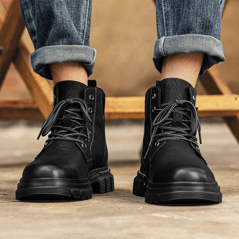 Outdoor Leather Ankle Boots Fashion Lace Up Motorcycle Boots Non-Slip Male Comfortable Botas 2025 New Arrival Men High Top Shoes